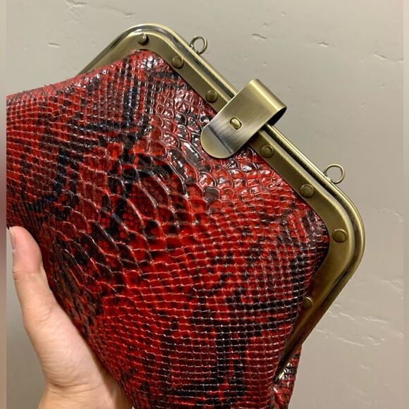 Handmade Genuine Embossed Leather Push Lock Clutch/Shoulder Bag/Crossbody - Picture 14 of 16